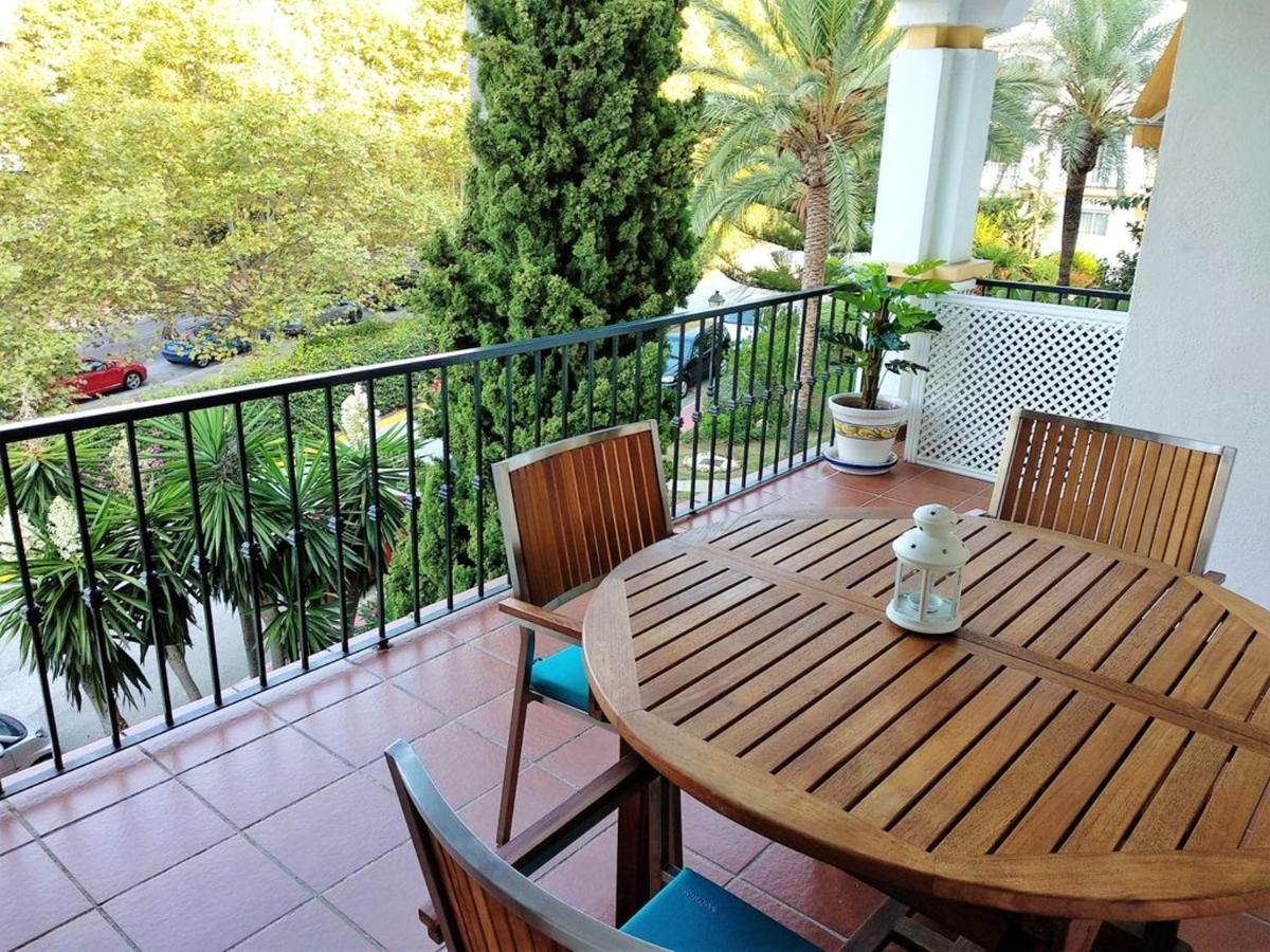 With 2 Bedrooms In With Shared Pool Furnished Terrace And Wifi 300 M From The Beach Apartment *