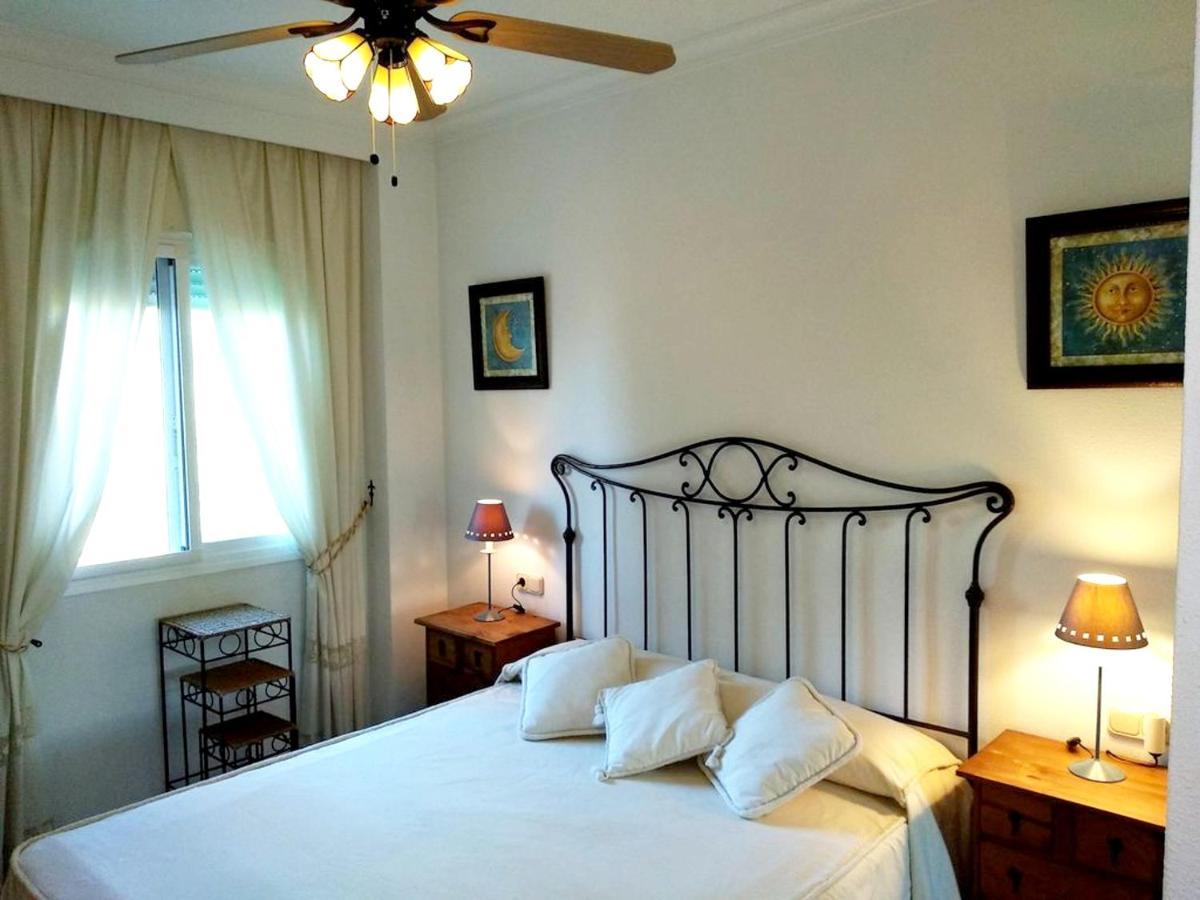 With 2 Bedrooms In With Shared Pool Furnished Terrace And Wifi 300 M From The Beach Marbella