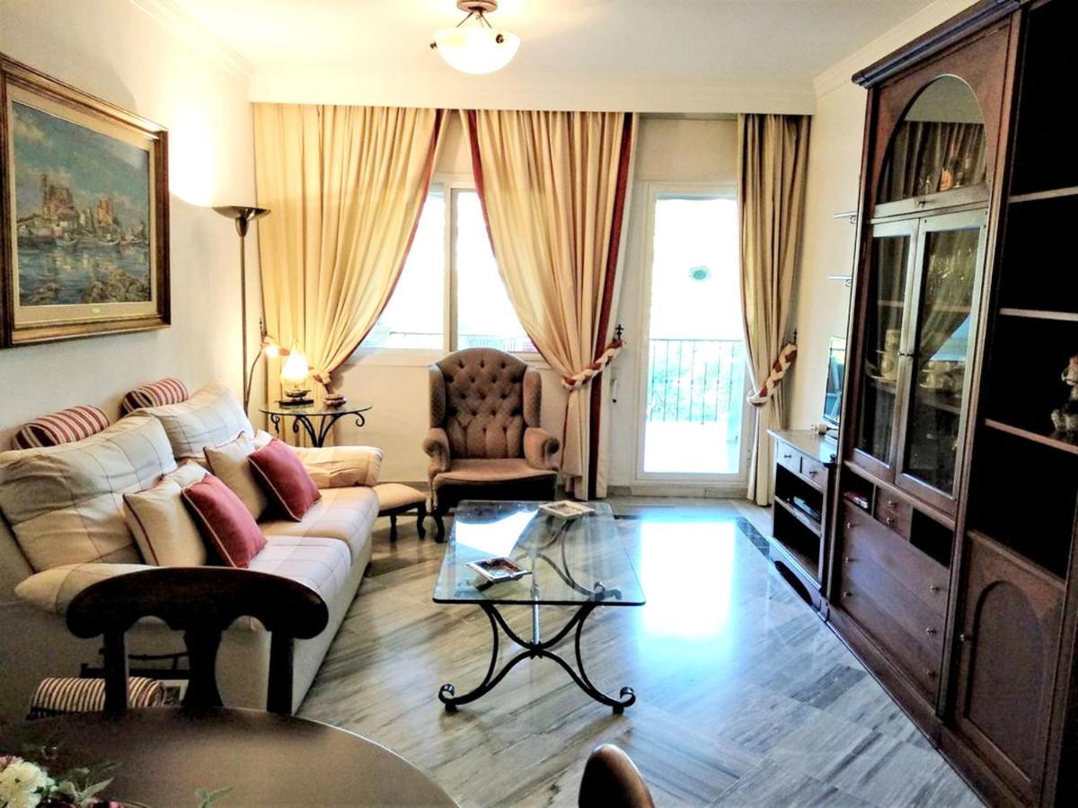 Apartamento With 2 Bedrooms In With Shared Pool Furnished Terrace And Wifi 300 M From The Beach Marbella