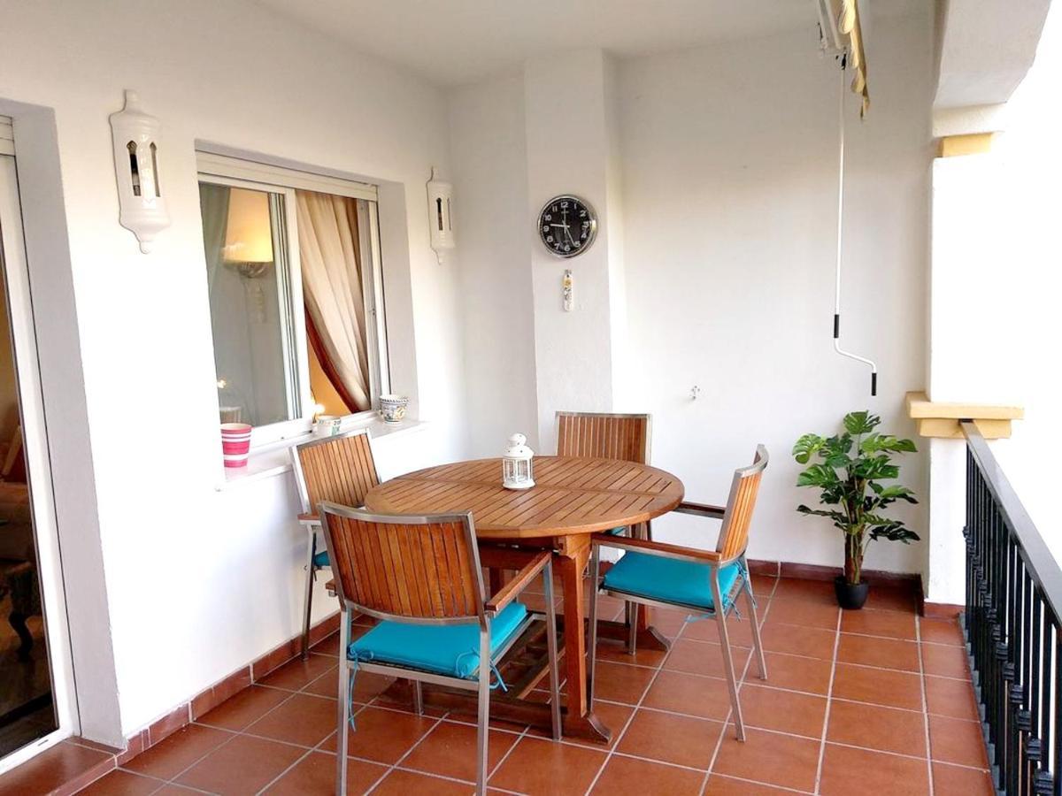 Apartamento With 2 Bedrooms In With Shared Pool Furnished Terrace And Wifi 300 M From The Beach Marbella