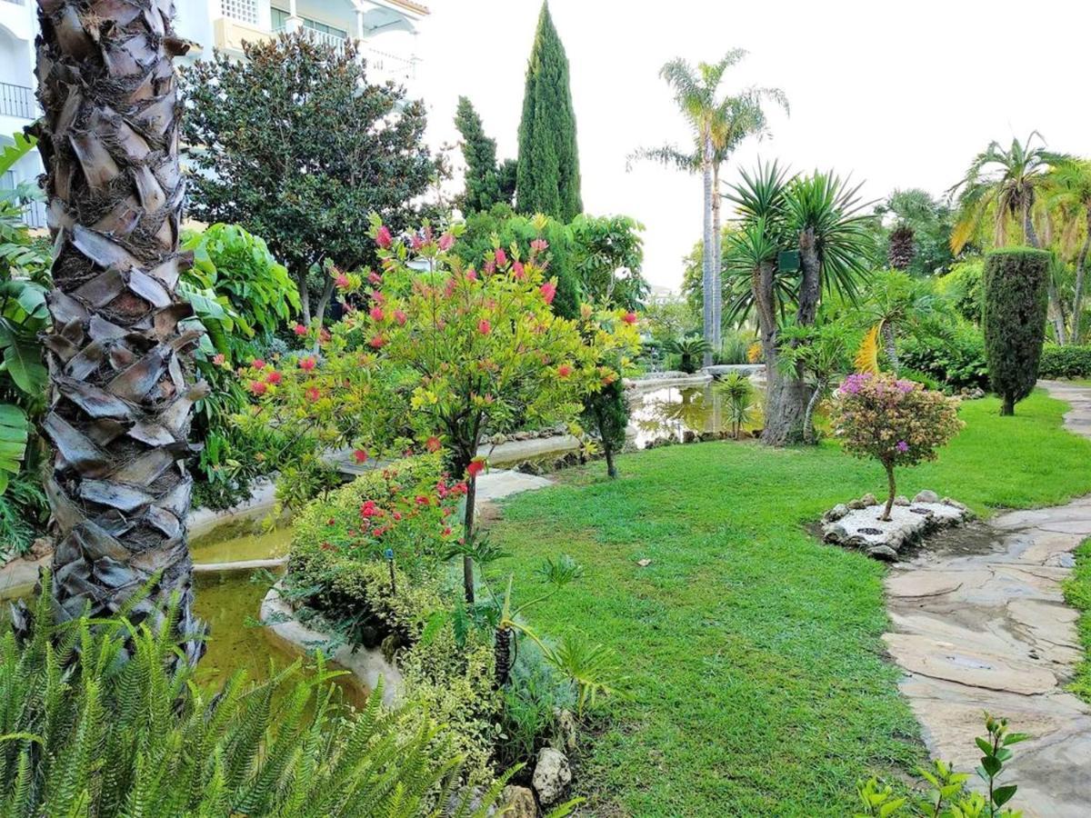 With 2 Bedrooms In With Shared Pool Furnished Terrace And Wifi 300 M From The Beach Apartamento